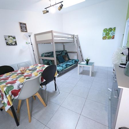 Appartement Entier Meuble A Beaumont Proche Futuroscope Et Poitiers Technopole エクステリア 写真